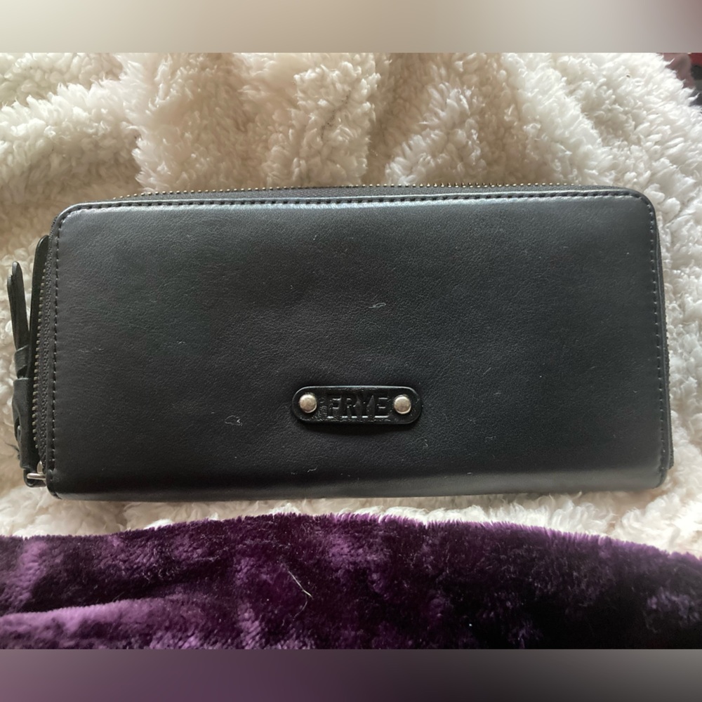 Nwot! Rare Black Women's Wallet Frye
